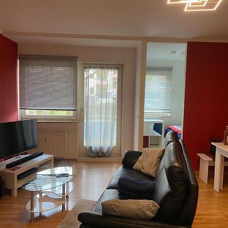 Zwei Zimmer Appartment Mit Balkon Und Stellplatz Voll Moebliert Trier Bagian luar foto