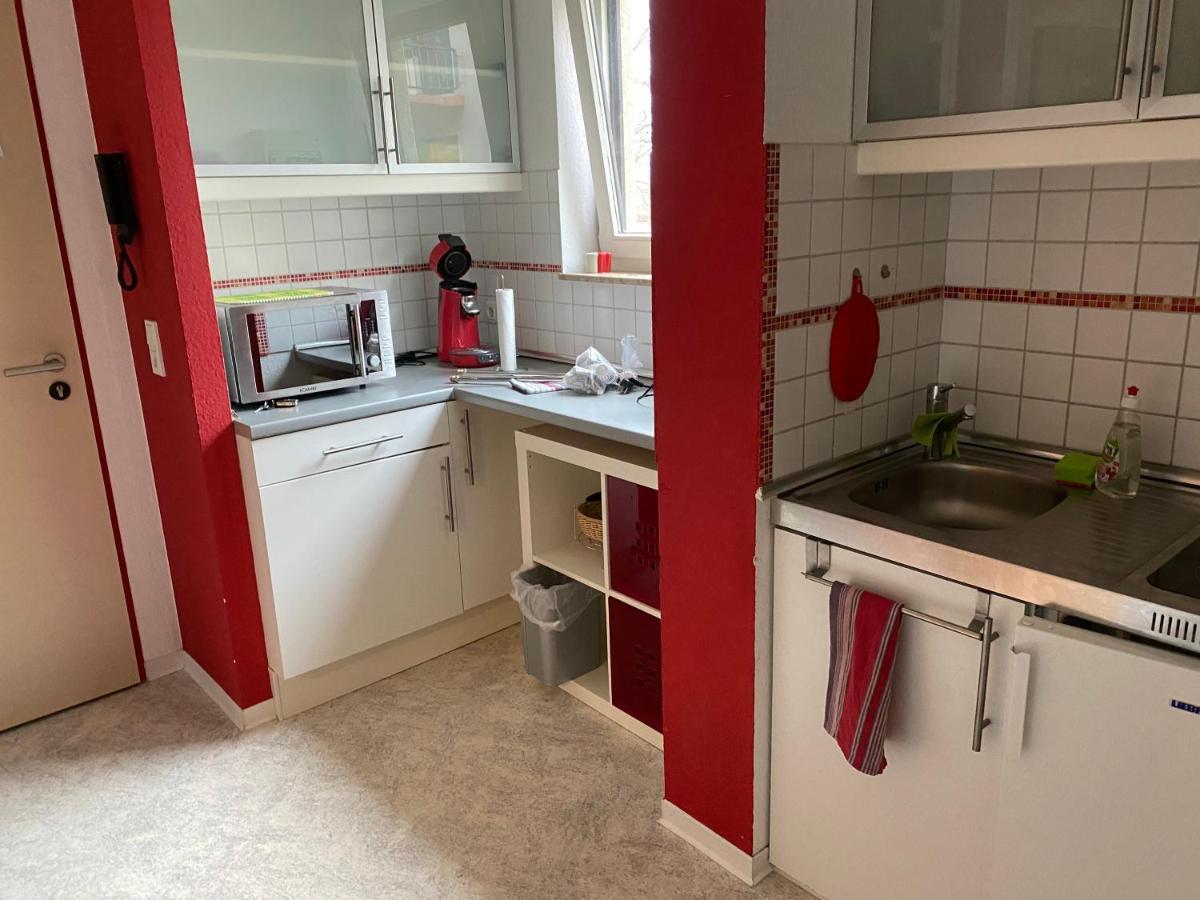 Zwei Zimmer Appartment Mit Balkon Und Stellplatz Voll Moebliert Trier Bagian luar foto