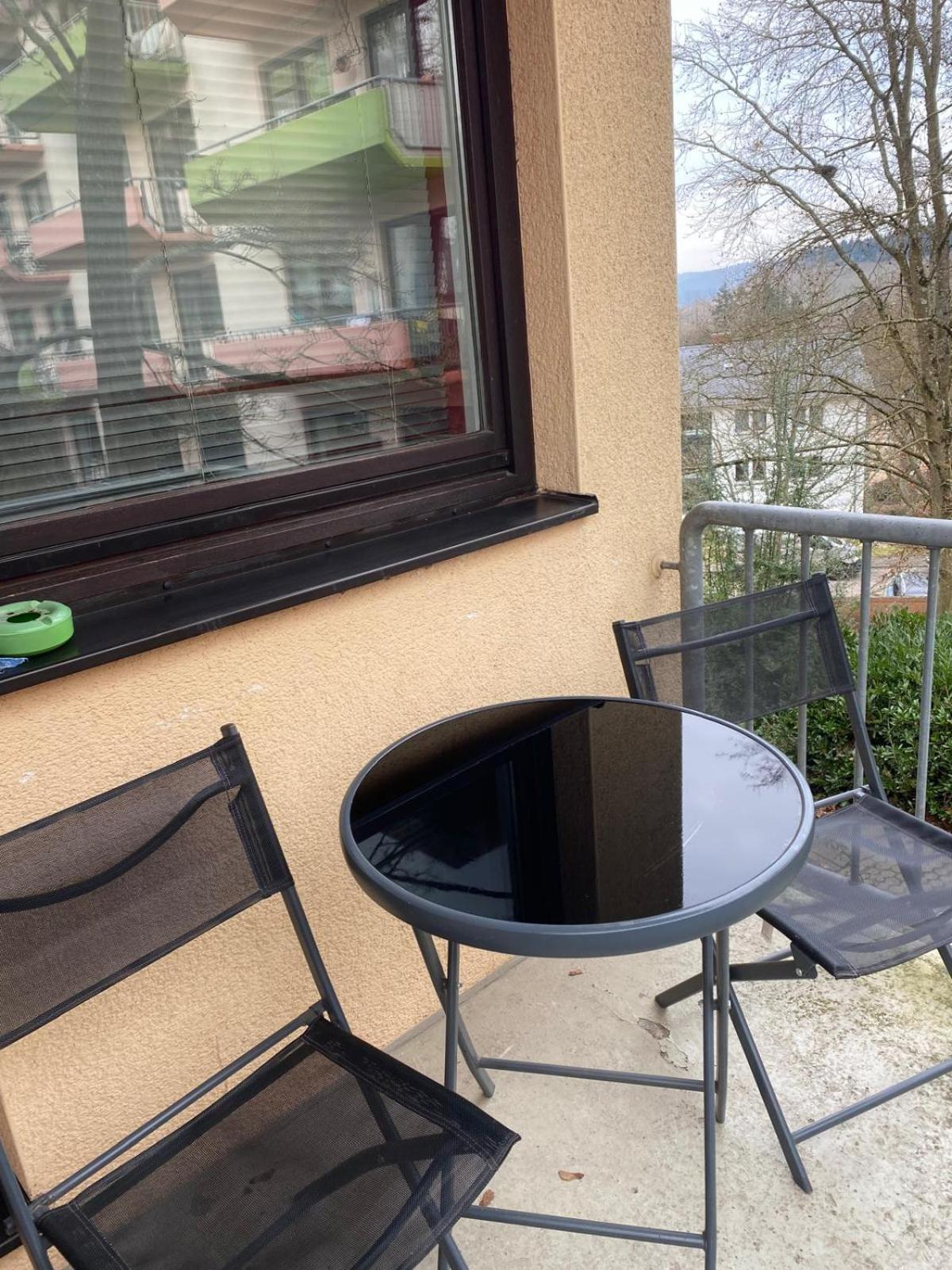 Zwei Zimmer Appartment Mit Balkon Und Stellplatz Voll Moebliert Trier Bagian luar foto